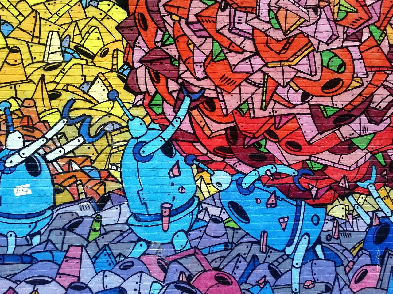 Abstracte kunst met warme kleuren in hal. Abstracte kunst met warme kleuren in hal.